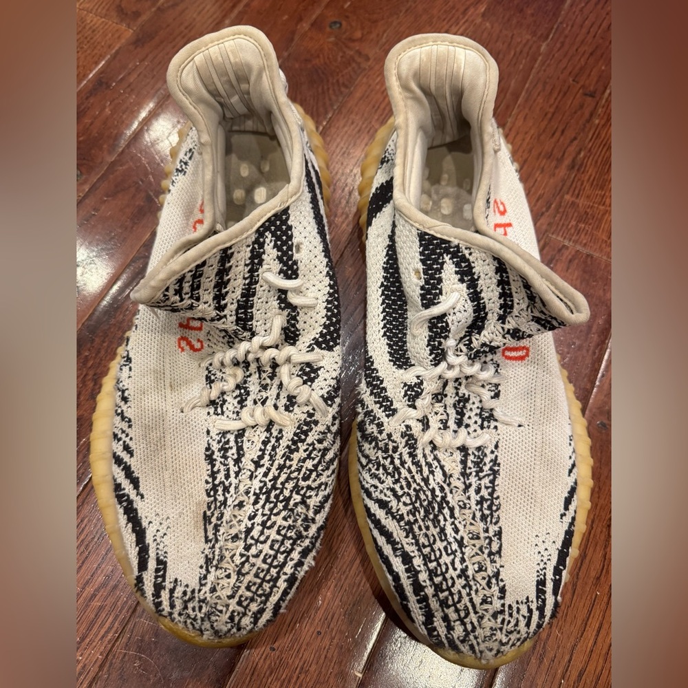 Adidas Yeezy Boost 350 V2 in Zebra Men’s Sz 11 Used Condition White Black Red